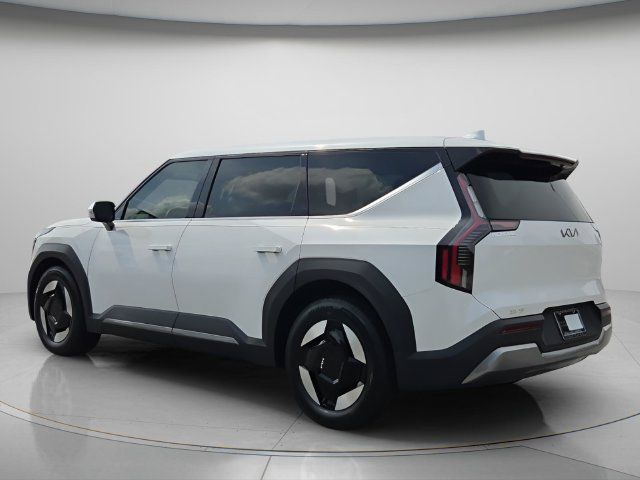 Used 2024 Kia EV9 Light Long Range RWD image 6