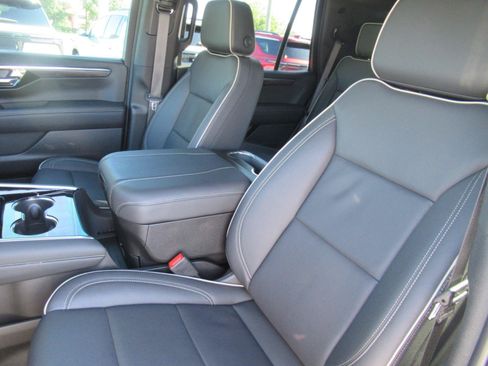 Used 2025 Chevrolet Tahoe Premier w/ Sun And Tow Package AWD/4WD image 20
