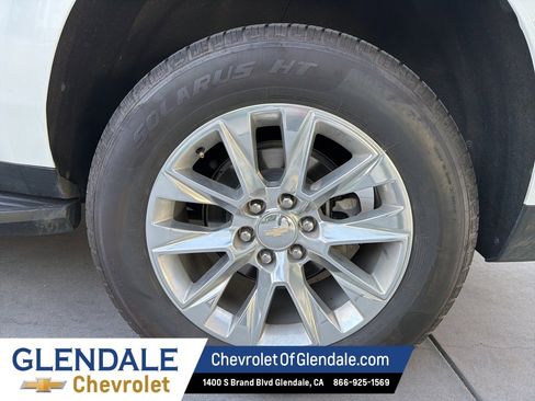 Used 2023 Chevrolet Suburban Premier image 21