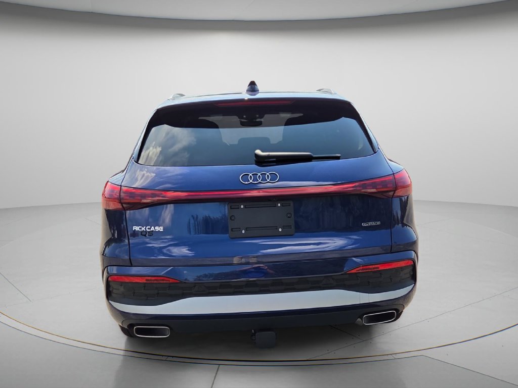 Certified 2025 Audi Q5 Premium AWD/4WD image 5