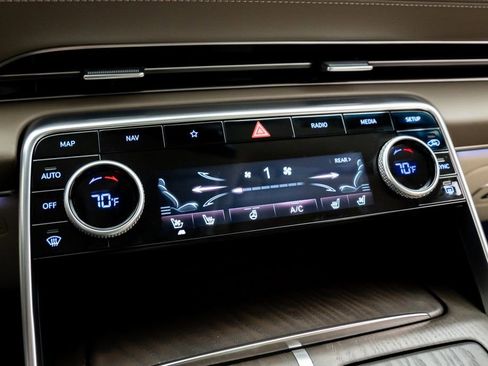 Used 2024 Genesis GV80 3.5T w/ Prestige Package image 27