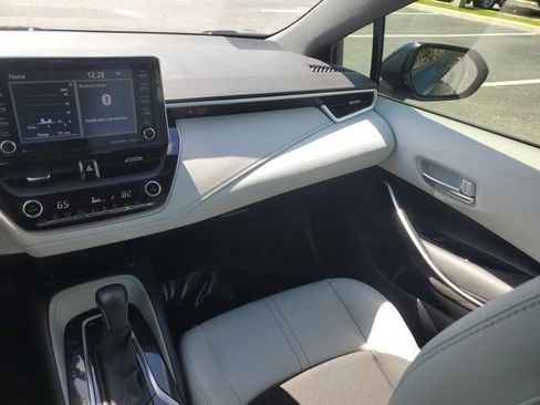 Used 2019 Toyota Corolla XSE image 12