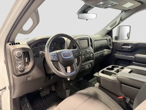 Used 2022 GMC Sierra 2500 Pro w/ Convenience Package AWD/4WD image 9
