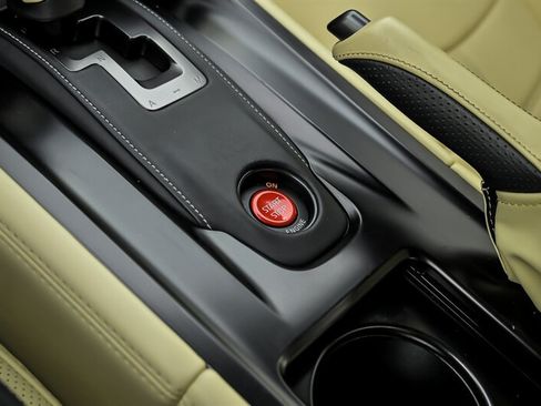 Used 2015 Nissan GT-R Premium AWD/4WD image 32
