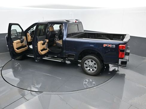Used 2024 Ford F250 Lariat w/ Chrome Package image 27