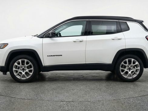 Used 2025 Jeep Compass Limited AWD/4WD image 5