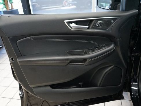 Used 2022 Ford Edge Titanium image 21