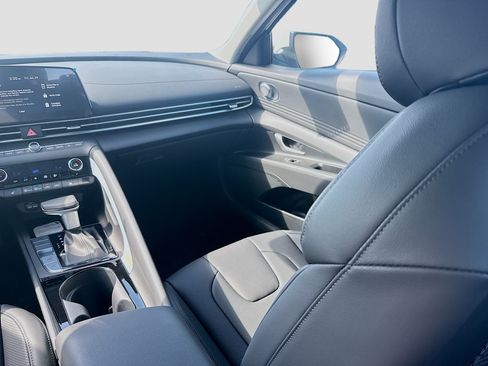 New 2026 Hyundai Elantra Limited FWD image 16