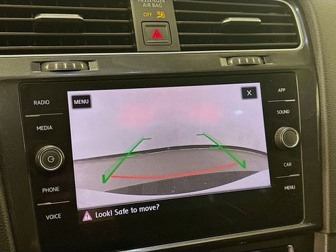 Used 2018 Volkswagen Golf SE FWD image 22