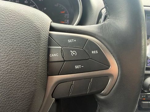 Used 2019 Jeep Grand Cherokee Altitude AWD/4WD image 27