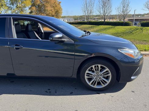 Used 2017 Toyota Camry SE image 26