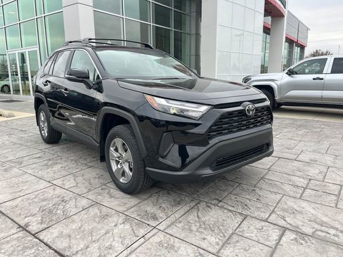 New 2025 Toyota RAV4 XLE image 7