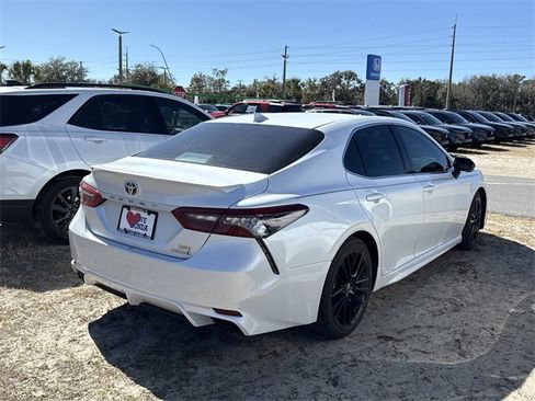 Used 2022 Toyota Camry XSE image 5