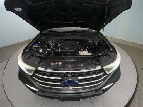 Used 2020 Ford Explorer XLT w/ Equipment Group 202A image 26