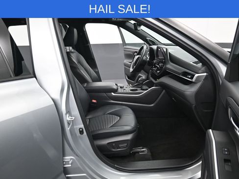 Used 2023 Toyota Highlander XSE image 36