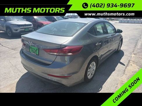 Used 2018 Hyundai Elantra SE FWD image 3
