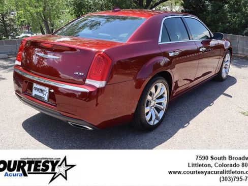 Used 2020 Chrysler 300 Limited RWD image 6