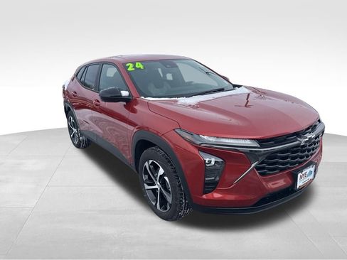 Used 2024 Chevrolet Trax RS image 8