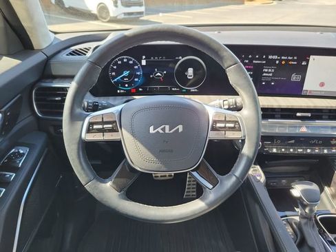 Used 2025 Kia Telluride SX Prestige image 12