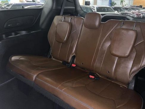 Used 2019 Chrysler Pacifica Limited w/ Tire & Wheel Group image 15