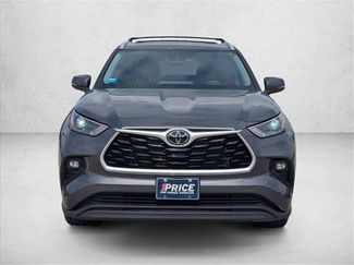 Used 2024 Toyota Highlander XLE video 2