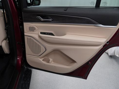 Certified 2025 Jeep Grand Cherokee L Limited w/ Luxury Tech Group II AWD/4WD image 48