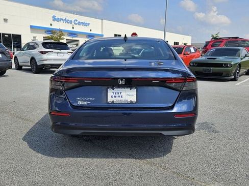 Certified 2025 Honda Accord SE image 7