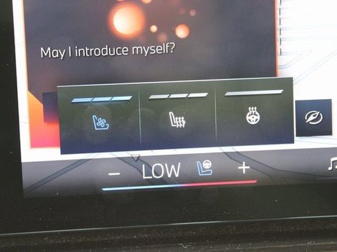 Used 2025 BMW X5 xDrive50e image 9