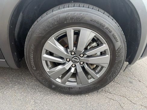 Used 2025 Nissan Pathfinder SV FWD image 46