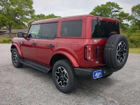 New 2026 Ford Bronco Outer Banks image 5