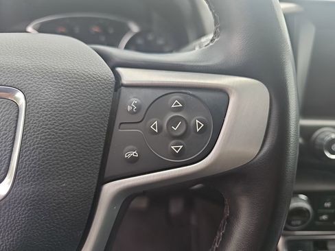 Used 2023 GMC Terrain SLT AWD/4WD image 18