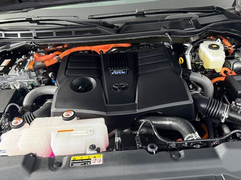 Used 2026 Toyota Tundra Limited AWD/4WD image 33