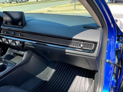 Certified 2023 Honda Civic EX image 17