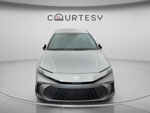 Used 2026 Toyota Camry SE FWD image 30