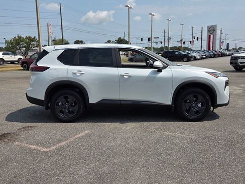 New 2026 Nissan Rogue SV FWD image 12