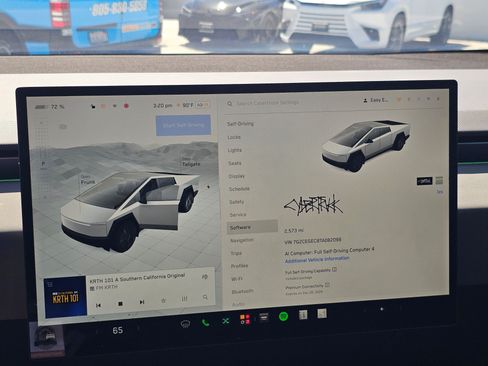 Used 2026 Tesla Cybertruck 2WD Crew Cab image 22