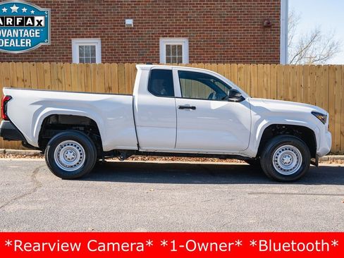 Used 2024 Toyota Tacoma SR image 5