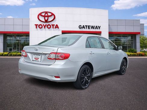 Used 2013 Toyota Corolla LE FWD image 5