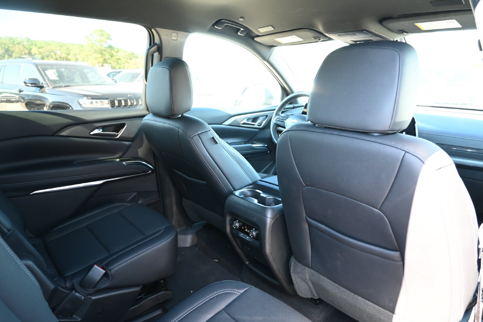 Used 2026 Chevrolet Traverse LT FWD image 29
