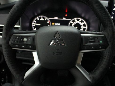 New 2026 Mitsubishi Outlander SE FWD image 8