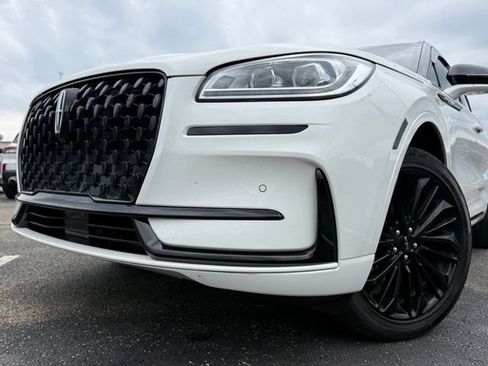 Used 2025 Lincoln Corsair Reserve w/ Equipment Group 202A FWD image 32