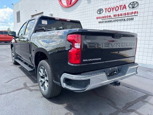 Used 2023 Chevrolet Silverado 1500 LT AWD/4WD image 6