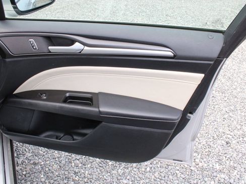 Used 2017 Ford Fusion Energi Titanium FWD image 22