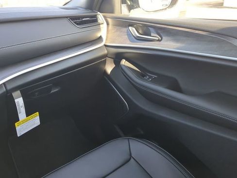 New 2026 Jeep Grand Cherokee Limited w/ Limited Altitude Package image 20