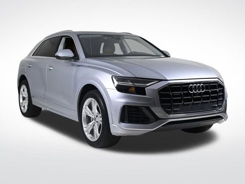Used 2022 Audi Q8 Premium image 7