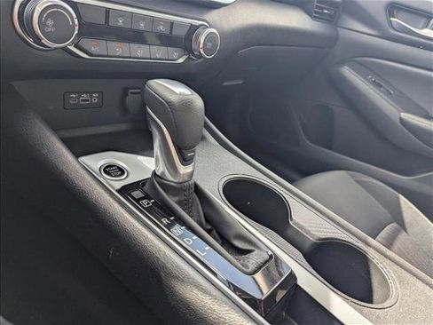 Used 2025 Nissan Altima 2.5 SV image 11