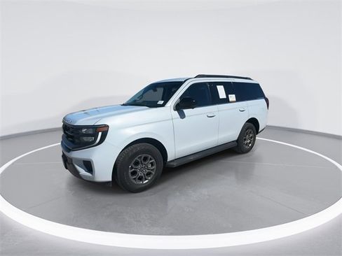 Certified 2025 Ford Expedition Active image 5