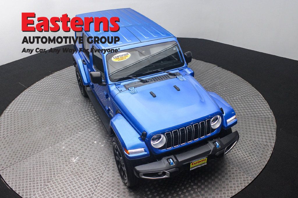 Used 2024 Jeep Wrangler Unlimited Sahara w/ Technology Group AWD/4WD image 5