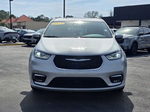Used 2023 Chrysler Pacifica Limited image 17