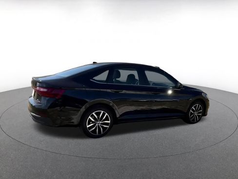 Used 2025 Volkswagen Jetta SE image 14